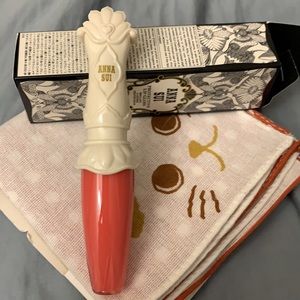 🆕👀rare hard to find Anna Sui protective lip gloss 302